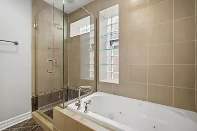 2449 W Foster Avenue #2E, Chicago, IL 60625 - Photo 17