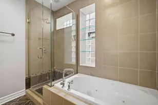 2449 W Foster Ave, Chicago, IL 60625 - Photo 17