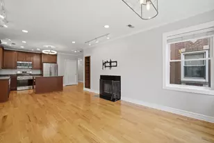 2449 W Foster Ave, Chicago, IL 60625 - Photo 9