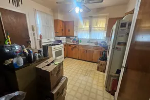10401 S Forest Ave, Chicago, IL 60628 - Photo 9