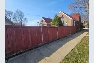 10401 S Forest Avenue, Chicago, IL 60628 - Photo 27