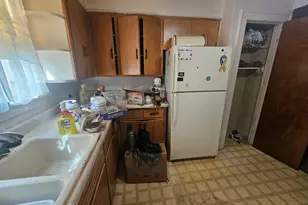10401 S Forest Ave, Chicago, IL 60628 - Photo 11