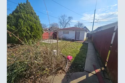 10401 S Forest Avenue, Chicago, IL 60628 - Photo 25