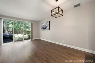 391 Hunterdon Ct, Schaumburg, IL 60194 - Photo 5