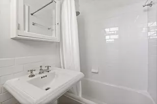 609 W Stratford Pl, Chicago, IL 60657 - Photo 13