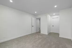 1727 W Hawkes St, Arlington Heights, IL 60004 - Photo 21