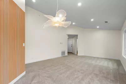 1727 W Hawkes Street #8, Arlington Heights, IL 60004 - Photo 7