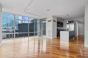 510 W Erie St, Chicago, IL 60654 - Photo 9