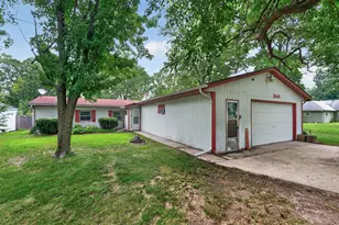 3646 Algonquin Blvd, Rockford, IL 61102 - Photo 1