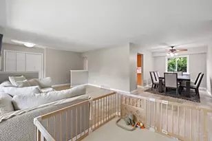 847 Hemlock Dr, Sleepy Hollow, IL 60118 - Photo 7