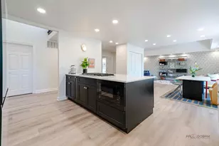 310 Rivershire Ct, Lincolnshire, IL 60069 - Photo 11