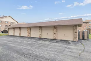 8158 169th St, Tinley Park, IL 60477 - Photo 17