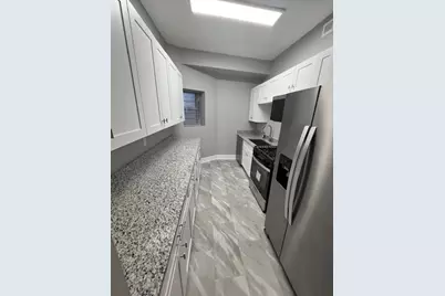 926 W Belle Plaine Avenue #1W, Chicago, IL 60613 - Photo 5