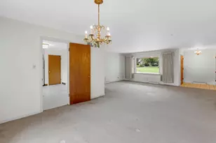 270 Crescent Dr, Chicago Heights, IL 60411 - Photo 7