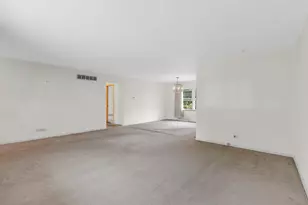 270 Crescent Dr, Chicago Heights, IL 60411 - Photo 5