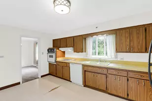 270 Crescent Dr, Chicago Heights, IL 60411 - Photo 9