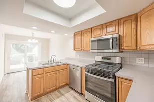 29 Westwood Ct, Indian Head Park, IL 60525 - Photo 7