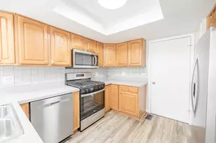 29 Westwood Ct, Indian Head Park, IL 60525 - Photo 5