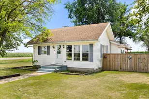 4952 E 3150 N Rd, Streator, IL 61364 - Photo 3
