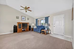 1227 University Dr, Dekalb, IL 60115 - Photo 11