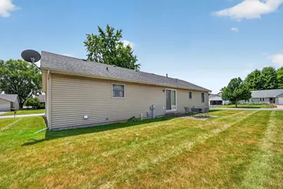 1227 University Drive, Dekalb, IL 60115 - Photo 3
