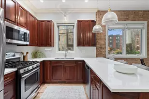 1355 W Erie St, Chicago, IL 60622 - Photo 9