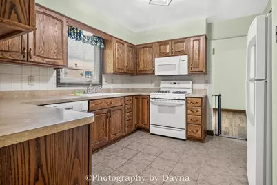 379 Fox Trail Drive, Bourbonnais, IL 60914 - Photo 11
