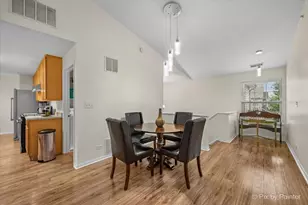 2115 Vanderbilt Dr, Geneva, IL 60134 - Photo 3