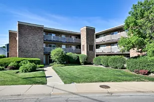 600 S York St, Elmhurst, IL 60126 - Photo 1