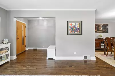404 S See Gwun Avenue, Mount Prospect, IL 60056 - Photo 3