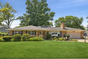 404 S See-Gwun Ave, Mount Prospect, IL 60056 - Photo 1