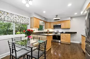 404 S See-Gwun Ave, Mount Prospect, IL 60056 - Photo 9