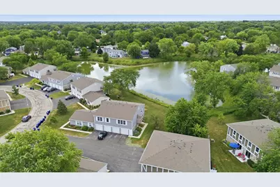 1046 Hampton Harbor #1046, Schaumburg, IL 60193 - Photo 3