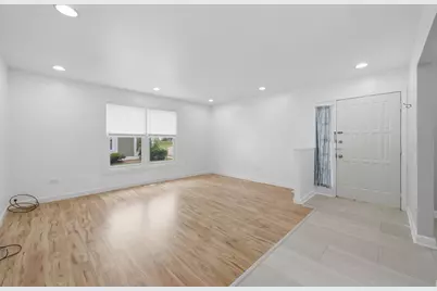 1046 Hampton Harbor #1046, Schaumburg, IL 60193 - Photo 7