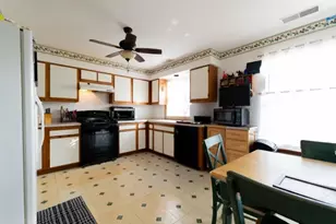 737 W Streamwood Blvd, Streamwood, IL 60107 - Photo 17