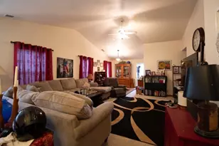 737 W Streamwood Blvd, Streamwood, IL 60107 - Photo 5