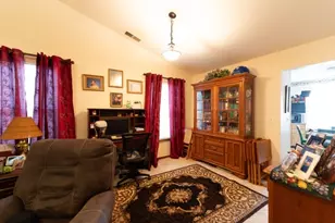 737 W Streamwood Blvd, Streamwood, IL 60107 - Photo 7
