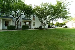 737 W Streamwood Blvd, Streamwood, IL 60107 - Photo 19