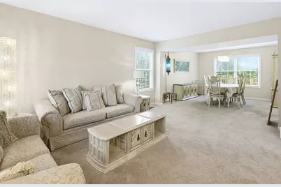 520 Barton Creek Drive, Lake in the Hills, IL 60156 - Photo 5