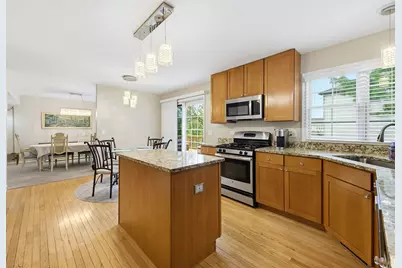 520 Barton Creek Drive, Lake in the Hills, IL 60156 - Photo 9