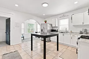 629 N Root St, Aurora, IL 60505 - Photo 7