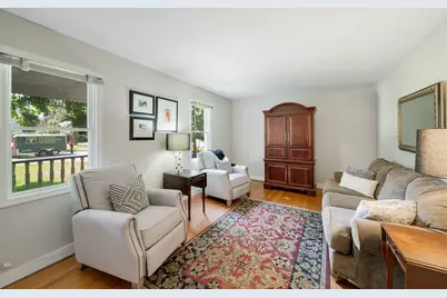707 Glenshire Road, Glenview, IL 60025 - Photo 5