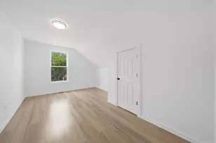9925 S Beverly Ave, Chicago, IL 60643 - Photo 9