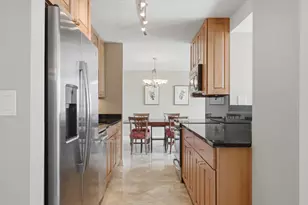 111 E Chestnut St, Chicago, IL 60611 - Photo 9