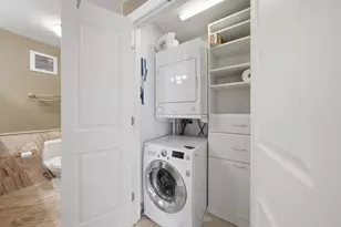 111 E Chestnut St, Chicago, IL 60611 - Photo 15
