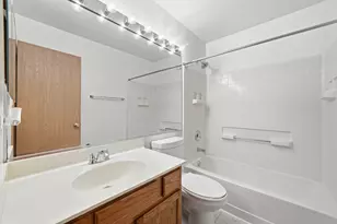 633 Indian Trail Rd, Antioch, IL 60002 - Photo 19