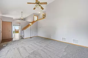 633 Indian Trail Rd, Antioch, IL 60002 - Photo 7
