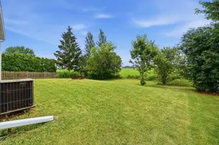 633 Indian Trail Rd, Antioch, IL 60002 - Photo 29