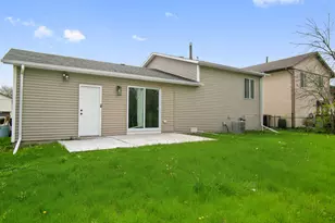 18200 Fountainbleau Dr, Hazel Crest, IL 60429 - Photo 3
