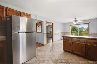 13 Saddlewood Ct, Sugar Grove, IL 60554 - Photo 9